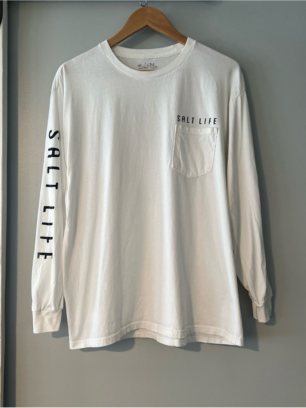 Salt Life Chasing Tail Since 2003 Graphic Pocket Long Sleeve Cotton Tee Men’s L